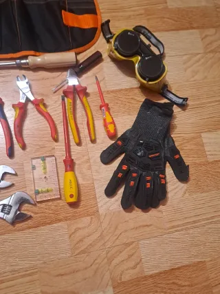 Lote Knipex: Destornilladores, Alicates y Más