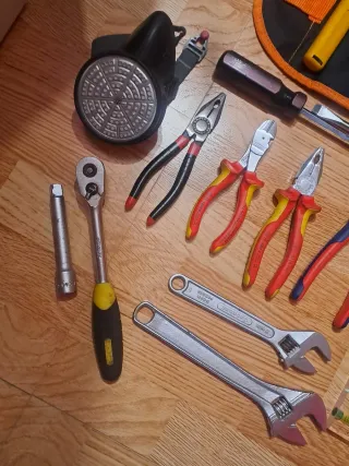 Lote Knipex: Destornilladores, Alicates y Más