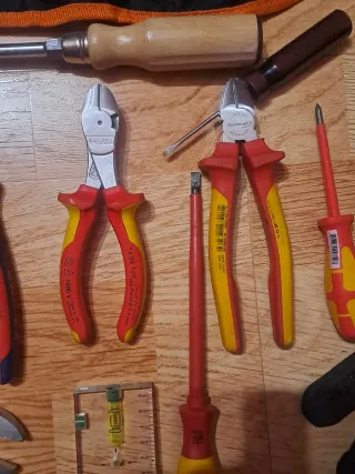 Lote Knipex: Destornilladores, Alicates y Más