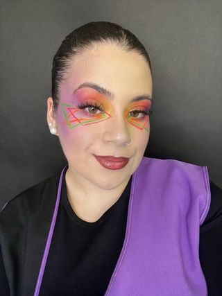 Maquilladora profesional en prácticas