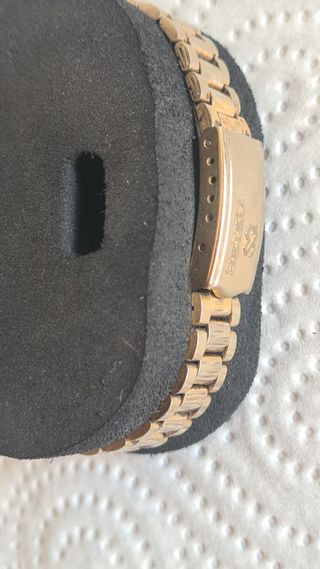 Reloj Seiko Quartz Dorado