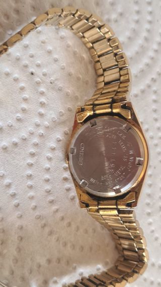 Reloj Seiko Quartz Dorado