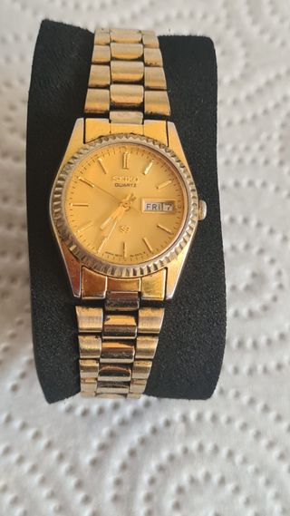 Reloj Seiko Quartz Dorado