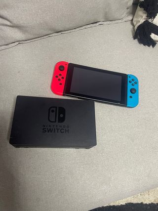 Nintendo Switch consola y base