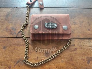 Portafoglio in pelle con catena