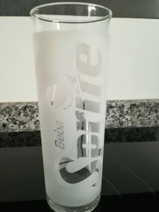 Dos vasos de tubo Sprite