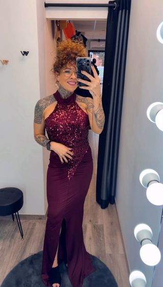 Vestido largo lentejuelas y abertura