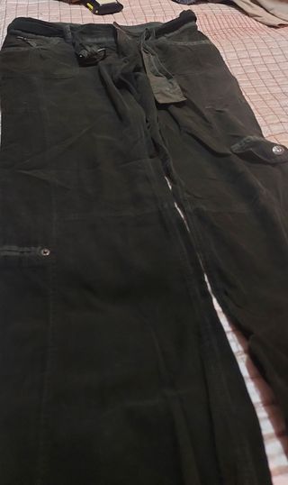 Pantalón pana fina verde botella