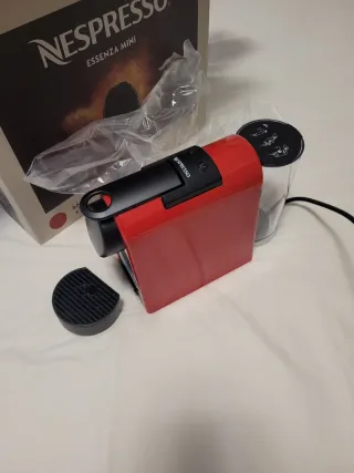 Cafetera Nespresso Essenza Mini