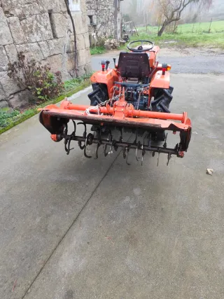 Tractor Kubota B1402