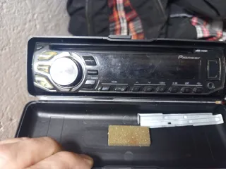 Radio CD/USB/Aux Pioneer