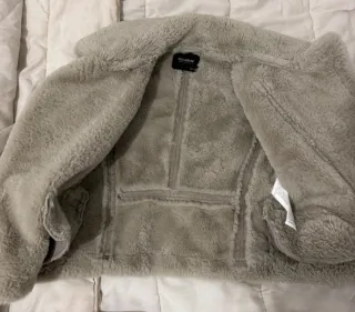 Abrigo pelito Pull and Bear