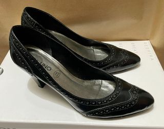 Zapatos de charol negros Via Uno