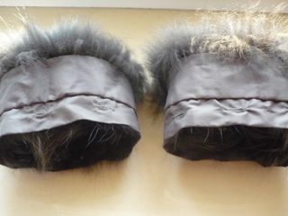 Polsini in vera volpe con bottoni