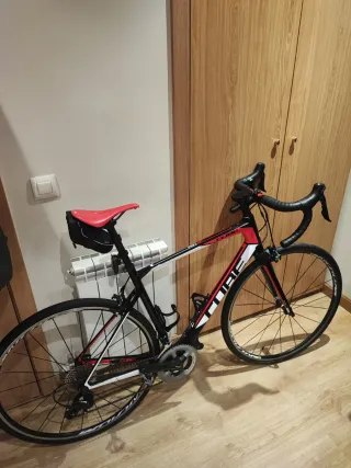 Bicicleta de carretera Carbono muy buen estado.