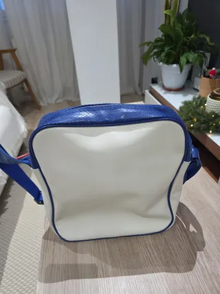 Mochila Adidas pequeña azul y blanca