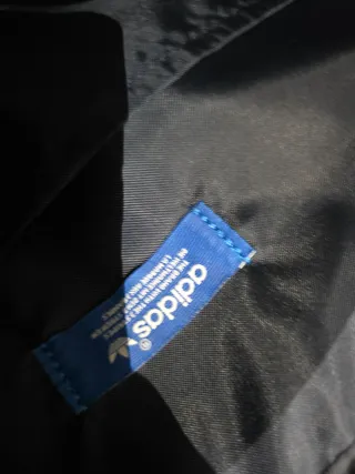 Mochila Adidas pequeña azul y blanca