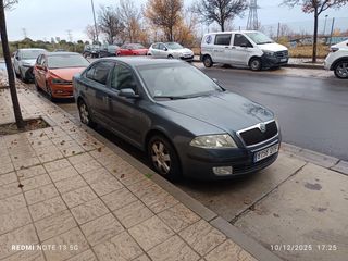 Skoda Octavia 2.0 TDI con Pegatina B