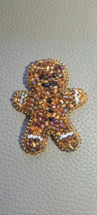 Broche Muñeco Jengibre Dorado