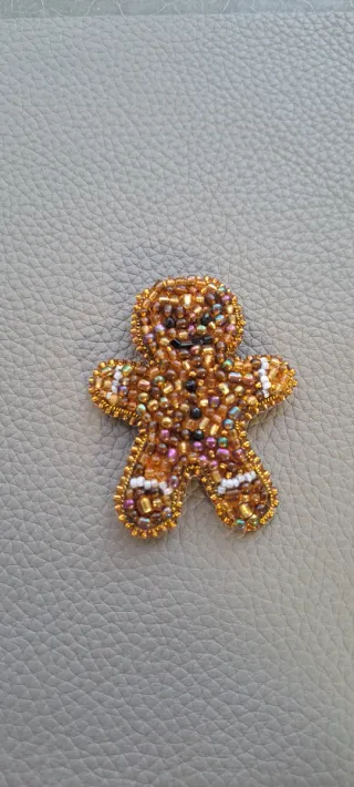 Broche Muñeco Jengibre Dorado