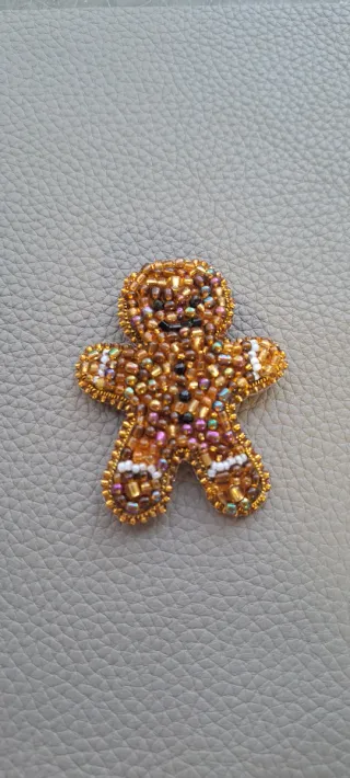 Broche Muñeco Jengibre Dorado