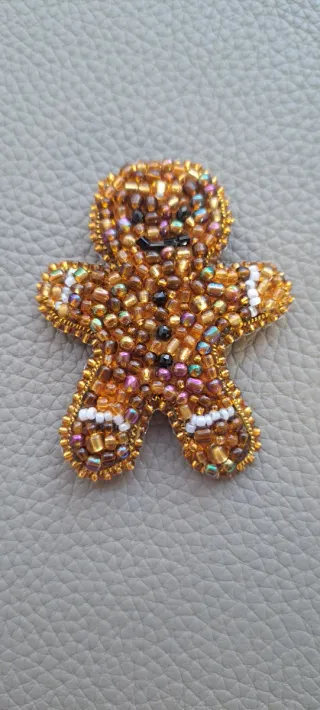 Broche Muñeco Jengibre Dorado