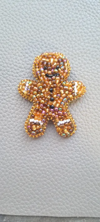 Broche Muñeco Jengibre Dorado