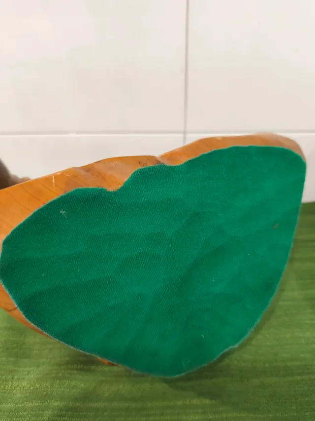 Scultura di monaco buddista Daruma Dashi in legno 27cm