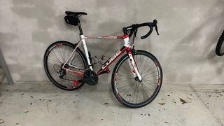 Bicicleta de carretera CUBE