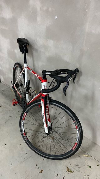 Bicicleta de carretera CUBE