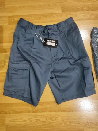 Pantalones de trabajo  gris talla M cortos