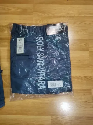 Pantalones de trabajo  gris talla M cortos