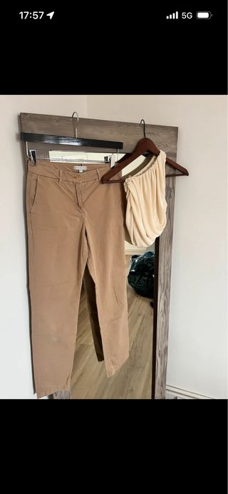 Conjunto de pantalón y top beige