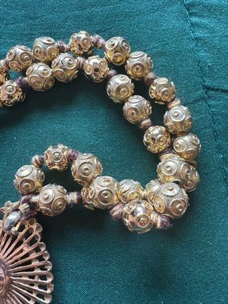 Collar Raiña o Sapo Plata dorada Aderezo