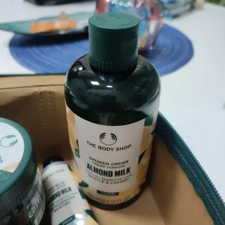Cofre Regalo The Body Shop Almond Milk