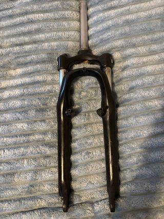 Suspensión Delantera MTB/Dirt Rueda 26