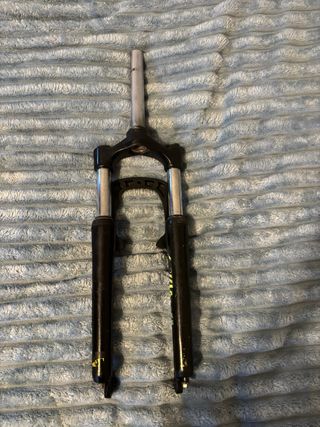 Suspensión Delantera MTB/Dirt Rueda 26