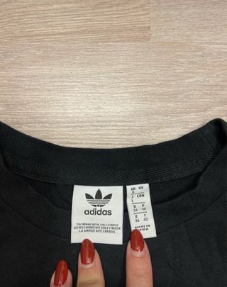 Camiseta Adidas Crop Top Negra