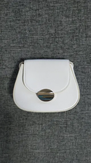 Bolso Mango blanco con detalle dorado