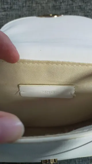 Bolso Mango blanco con detalle dorado