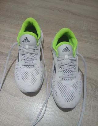 Zapatillas Adidas Blancas, Verdes y Gris 45 1/3