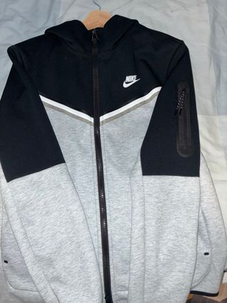 Chaqueta Nike Tech Fleece Negra y Gris