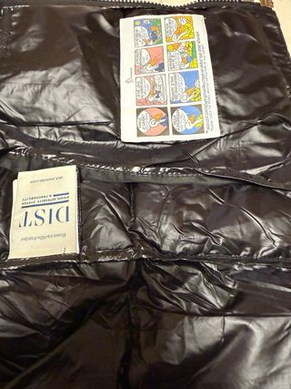 Chaqueta Moncler con capucha negra