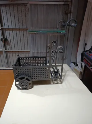 Carro de hierro para botellas