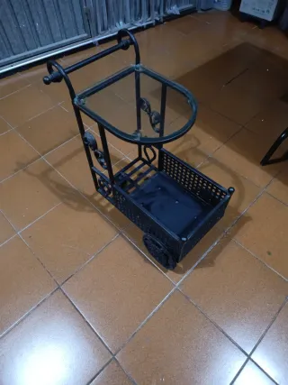 Carro de hierro para botellas
