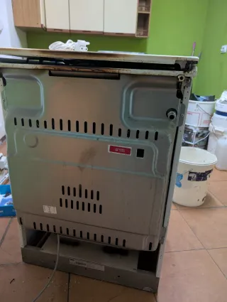 Cocina gas + Horno eléctrico blanco