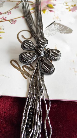 Collar largo flor plata envejecido Viviana Moda