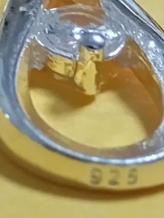 Pendientes de plata con diseño de lágrima