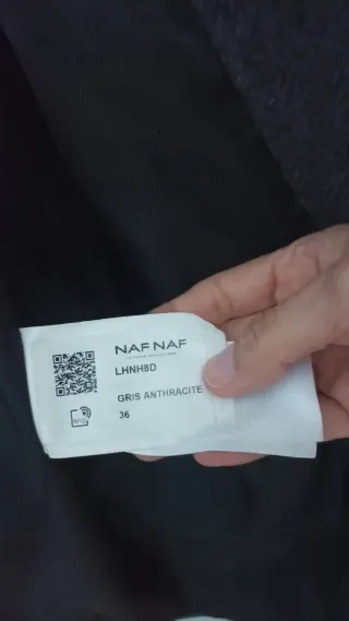 Abrigo Naf Naf gris con cuello de pelo