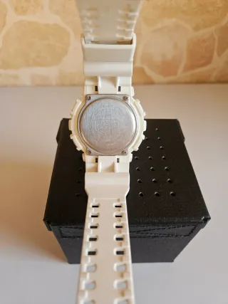 Reloj Casio G-Shock Blanco WR20BAR